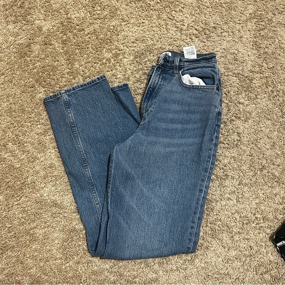 A&F 90s Straight Ultra High Rise Jeans